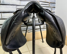 Load image into Gallery viewer, 17” MW Amerigo Vega Dressage Saddle - Black