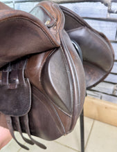 Load image into Gallery viewer, 17 1/2” MW Ideal Impala 1450 Jump Saddle - Brown