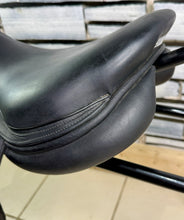 Load image into Gallery viewer, 16 1/2” Wide (AO) Voltaire Palm Beach 2024 Jump Saddle - Black - FIN Panel