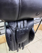 Load image into Gallery viewer, 17” XW Morris &amp; Nolan WH Working Hunter Saddle - Black - Extra Wide
