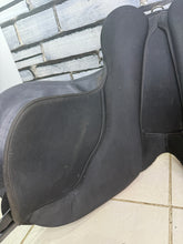 Load image into Gallery viewer, 17 1/2” Wide Thorowgood Griffin Cob GP Saddle - Black