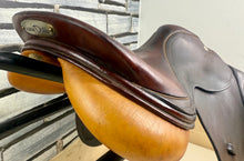 Load image into Gallery viewer, 16 1/2” MW Harry Dabbs Original AO Close Contact Jump Saddle - Brown