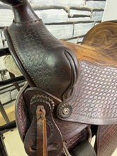 Load image into Gallery viewer, 15” Western Saddle, K&amp;B Saddlery, Iowa -Round Skirt- SQB - Brown