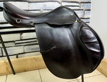 Load image into Gallery viewer, 17” Medium Morris &amp; Nolan Close Contact Jumping Saddle - Brown