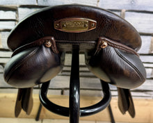 Load image into Gallery viewer, 17 1/2” 30/MW Stubben Roxanne GP/Jump Saddle -Brown- Diamonte &amp; Patent Trim 2025