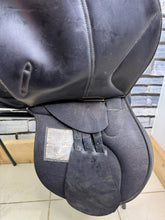 Load image into Gallery viewer, 18” Medium Thorowgood Teqnic K&amp;M Jump Saddle - Black