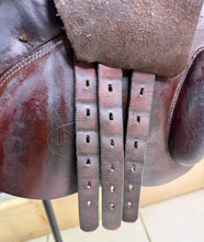 Load image into Gallery viewer, 17” Medium Prestige Arezzo Jump Saddle - Brown