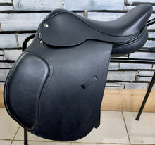 Load image into Gallery viewer, 15” Medium Leather Pony GP/Jump Saddle - Black - Point &amp; Balance Straps