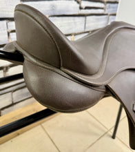 Load image into Gallery viewer, 15” XW Changeable Gullet Wintec Pony GP Saddle - Brown - Flocked