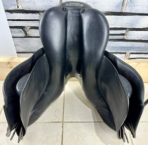 17 1/2” MW/Wide Whitaker Venice Jump Saddle - Black