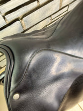 Load image into Gallery viewer, 15” Wide Forrester Pony GP Saddle - Black - Deep Seat, Good Blocks - English Made