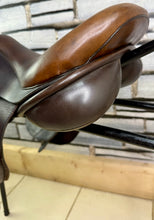 Load image into Gallery viewer, 17 1/2” MW Ideal Impala 1450 Jump Saddle - Brown