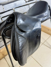 Load image into Gallery viewer, 16” Medium (33) Prestige John Whitaker Junior Pony Jumping Saddle - Black