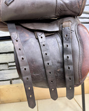 Load image into Gallery viewer, 15” Wide Champion English Pony WH/Show Saddle - Brown
