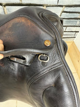 Load image into Gallery viewer, 16 1/2” XW PD Saddles/Spalding Jump Saddle - Brown