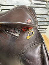 Load image into Gallery viewer, 17” Wide Jeffries Falcon Hawk Event GP Saddle - Brown