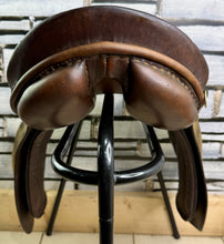 Load image into Gallery viewer, 18” 28.5 (M) Kloster Schonthal Pandur GP Saddle - Brown