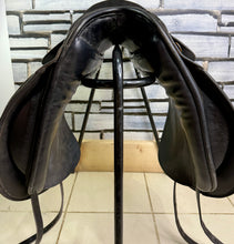 Load image into Gallery viewer, 17” Wide Farrington Kentucky Dressage Saddle - Black