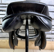 Load image into Gallery viewer, 17 1/2” MW Ideal 1550 GPD/VSD Saddle - Black
