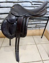 Load image into Gallery viewer, 17 1/2” MW Palmer Saddlery/Equiwear Monoflap GP/Jump Saddle - Brown - Flocked Close Contact