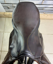 Load image into Gallery viewer, 17 1/2” 28 (MN) Stubben Siegfried C.S. Jump Saddle - Brown