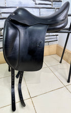 Load image into Gallery viewer, 17” MW Amerigo Vega Dressage Saddle - Black