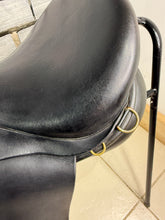 Load image into Gallery viewer, 18” Wide Ideal Jessica Dressage/Enduro Saddle - Black