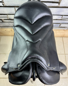 17” Wide Trapezius Panel Long Strap Saddle - Black