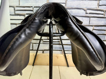 Load image into Gallery viewer, 17 1/2” MW Olney English GP Saddle - Black