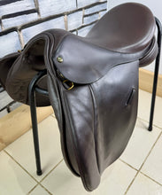 Load image into Gallery viewer, 17 1/2” XW/WW Symmonds Designer GP Saddle - Brown