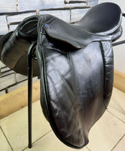 Load image into Gallery viewer, 16 1/2 - 17” XW Cob GP Saddle - Black Leather - Extra Wide