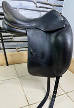 Load image into Gallery viewer, 17 1/2” MW Amerigo Classic Dressage Saddle - Black
