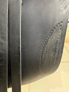 16 1/2” XW Kes English Dressage Saddle - Black