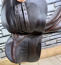 Load image into Gallery viewer, 17” Medium Farrington Burford Event Saddle - Brown