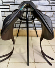 Load image into Gallery viewer, 17” XW Voltaire Lexington Monoflap Jump Saddle - Brown