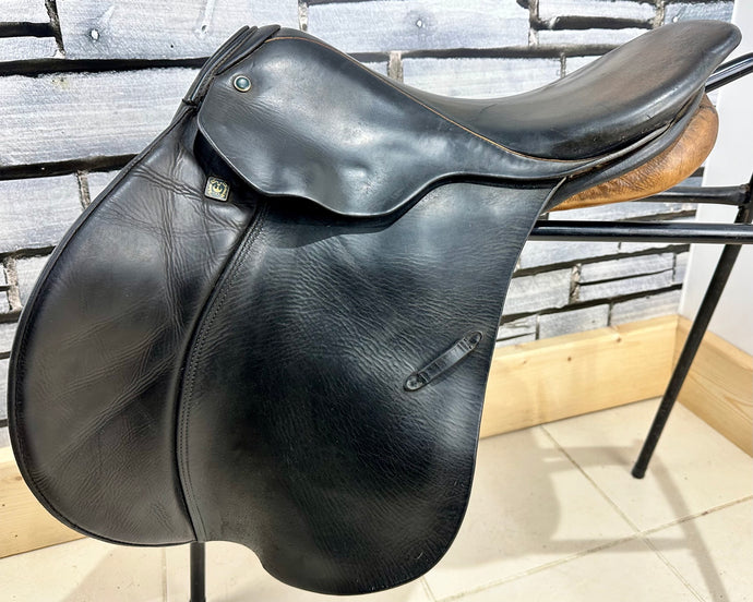 16 1/2” MW Stubben Siegfried II Jump Saddle - Brown