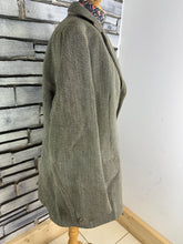 Load image into Gallery viewer, Gents Caldene Keepers Tweed Hunt Coat - Size 42