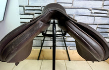 Load image into Gallery viewer, 17” XW/Changeable Gullet Wintec 500 VSD GP Saddle - Brown - Cair - Extra Wide