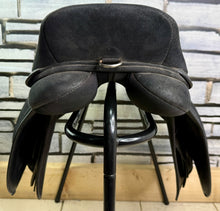 Load image into Gallery viewer, 17” XW Thorowgood Griffin Cob GP Saddle - Black - Extra Wide - Flat Tree - 4 Straps