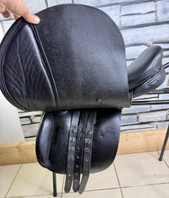 Load image into Gallery viewer, 16 1/2” XW Extra Wide English GP Saddle - Black - XW Cob Tree