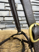 Load image into Gallery viewer, S/H Leather Clip Throat Headcollar - Full - Brown/Brass