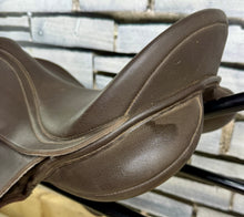 Load image into Gallery viewer, 15 1/2” MW/Changeable Gullet Wintec Pony GP Saddle - Brown