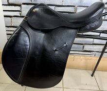 Load image into Gallery viewer, 16 1/2” XW Extra Wide English GP Saddle - Black - XW Cob Tree