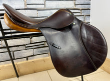 Load image into Gallery viewer, 18 1/2” Medium (Fit 30) Stubben Siegfried Extra GP/Jump Saddle - Black/Tan