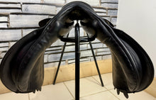Load image into Gallery viewer, 17” Wide Dever Cob GP Saddle - Black