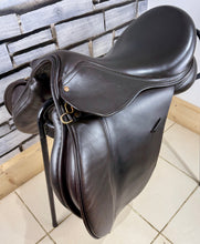 Load image into Gallery viewer, 17 1/2” Medium Morris &amp; Nolan High Wither Gold GP Saddle - Brown