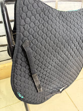 Load image into Gallery viewer, S/H Nuumed GP Cotton Hi Wither Numnah - Black - L