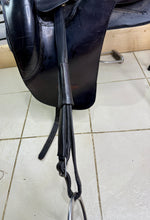 Load image into Gallery viewer, 17 1/2” Wide Orthoflex Panel Saddle - Black