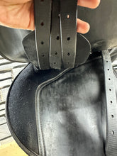 Load image into Gallery viewer, 17” XW Thorowgood Maxam Cob GP Saddle - Black