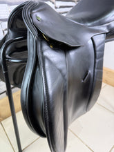 Load image into Gallery viewer, 17 1/2” MW Ideal 1550 GPD/VSD Saddle - Black